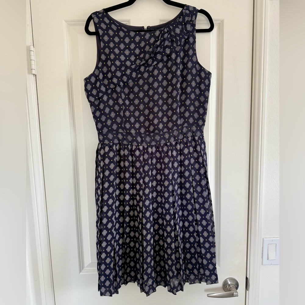 Banana Republic Geometric Patterned Navy Sleeveless A-Line Pleated Dress